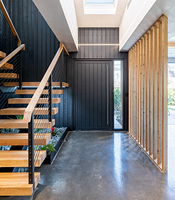 VIKO Villa moderne dans la salle Style simple Escalier droit en bois brossé Mono Stringer
