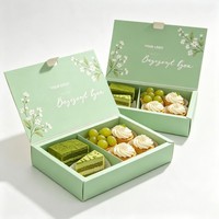 Boîte d'emballage personnalisée avec logo imprimé, vente en gros, boîte en papier de haute qualité pour bonbons, encre à base de soja, boîte à chocolat, biscuits, desserts avec séparateurs