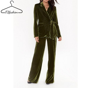 Chaqueta <span class=keywords><strong>de</strong></span> <span class=keywords><strong>terciopelo</strong></span> ajustada para <span class=keywords><strong>mujer</strong></span> 2020 - Product Image 2
