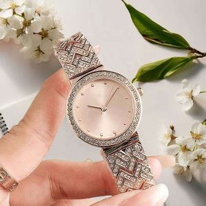 Reloj de Lujo para Hombre con Caja de Aleación, Movimiento de Cuarzo, Esfera de 40 mm, Correa de Silicona/Cocodrilo, Diseño de Dibujos Animados - Product Image 4