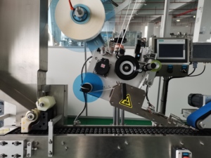 Machine d'étiquetage de flacons compte-gouttes / Précision <span class=keywords><strong>pour</strong></span> les petites industries des sciences de la vie, flacons ronds - Product Image 2