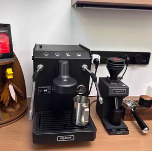 Wigomat K5New Black Warrior, Máquina de Espresso Semiautomática con Sistema de Triple Calentamiento para Cold Brew - Product Image 4