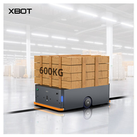 Robot AGV moderne avec navigation magnétique et évitement d'obstacles par laser pour la livraison de matériaux en usine intelligente et l'automatisation des entrepôts