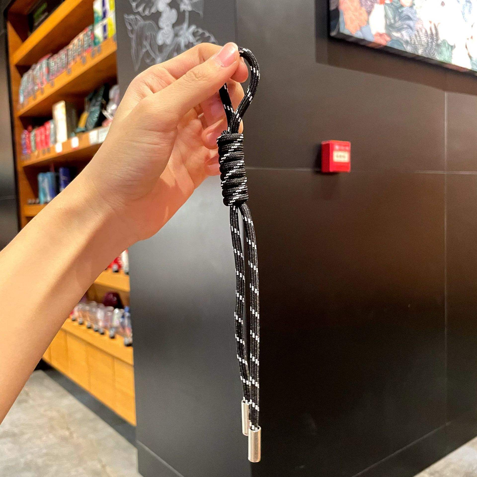 เชือกผูกมิวหัวโลหะ-สีดำ