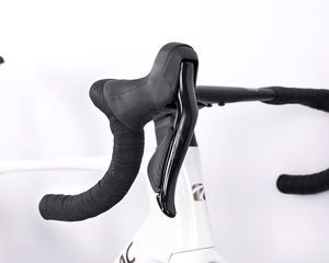 Bicicleta de Carretera de Carbono T800&T1000 con Cambio Electrónico Inalámbrico de 13 Velocidades, Ruedas de Carbono y Cableado Interno Completo - Product Image 3