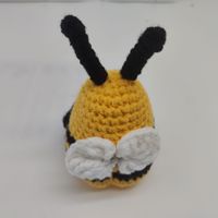 Produit phare : Poupées en crochet d'apaisement, modèles animaux (Pomme de terre, Abeille, Fleur), avec carte d'affirmation