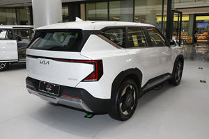 YK MOTORS 2025 Kia EV5 Energi Baru Listrik >700km SUV 5-pintu 5-kursi Motor Ganda GT Mobil Pengisian Cepat 0,45 Jam Sedang Dijual - Product Image 4