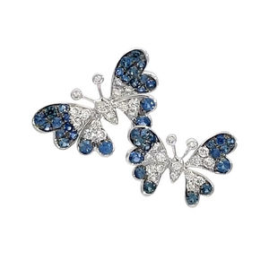 Pendentif Papillon Double Rêveur en Or Blanc 18 carats avec Saphir Bleu Dégradé et Pavé de Diamants, Bijou Romantique Éthéré - Product Image 1