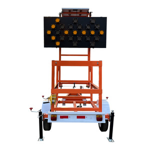 Remorque de signalisation routière à énergie solaire avec écran LED et feux clignotants pour avertissement de travaux routiers, protection IP65 - Product Image 1