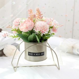 Arrangement de fleurs artificielles dans un pot en métal avec étiquette « Have A Nice Day » pour la décoration de bureau - Product Image 4