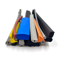 Bande d'étanchéité en caoutchouc extrudé EPDM personnalisée, profil en caoutchouc extrudé OEM, bande en caoutchouc industrielle résistante aux intempéries et imperméable