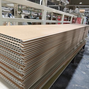 Paneles de pared modernos de PVC de grano de madera impermeables para Hotel comedor Hospital dormitorio precio competitivo para interiores comerciales domésticos - Product Image 5