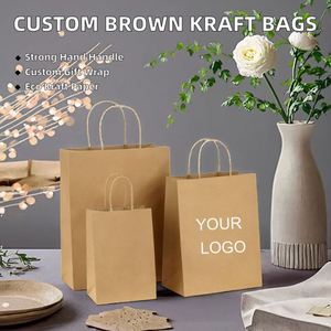 Sacs de courses en papier recyclable avec poignées torsadées, options de logo personnalisé de haute qualité, impression sérigraphique et offset disponibles - Product Image 3