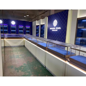 Maßgefertigte Luxus-Glasvitrine für Schmuck mit Logo, Schmuckgeschäft-Einrichtung, Ausstellungsvitrine mit abschließbarem Stauraum für Optikgeschäfte - Product Image 2