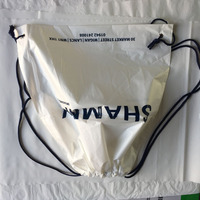 Écologique Personnaliser logo Imprimé 100mic D'épaisseur Pe En Plastique Cordon Sac À Dos Jeans Porter L'emballage De Transport Sac En Plastique