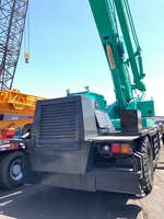 KATO, une marque japonaise bien connue, vend des grues tout-terrain de 50 tonnes avec une bonne qualité d'occasion