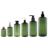 Logo personnalisé 50ml 100ml 150ml 300ml Bouteilles en plastique givré avec pompe de pulvérisation et bouchon transparent pour toner et revitalisant cosmétique
