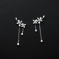 S925 Sterling Silber Quasten-Blumen-Ohrringe Elegante Schlichte Lange Ohrstecker Anhänger-Ohrringe Trendiger Schmuck