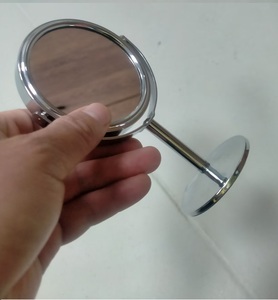 Espejo Redondo Metálico de Doble Cara con Rotación de 360 Grados y Juego de Cepillos para el Cabello, Superventas - Product Image 4