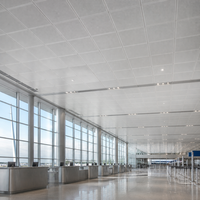 Panneau de plafond acoustique perforé en aluminium 600x600, dalles de faux plafond métalliques pour la rénovation d'intérieur de bureaux modernes