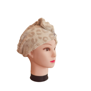 All'ingrosso della fabbrica morbido e comodo assorbente in <span class=keywords><strong>pile</strong></span> di corallo Jacquard berretto <span class=keywords><strong>per</strong></span> asciugacapelli ad asciugatura rapida <span class=keywords><strong>per</strong></span> l'uso di asciugamani da bagno <span class=keywords><strong>per</strong></span> Hotel <span class=keywords><strong>a</strong></span> casa - Product Image 1