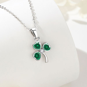 Collana Changda per il Giorno di San Patrizio, Ciondolo Quadrifoglio Portafortuna, Zirconia Cubica Verde, Placcato in Rodio, Catena a Maglie, Gioiello Celtico - Product Image 4