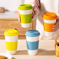 Cadeau Coloré Personnalisé Sillicon Caoutchouc Couvercle et Manchon Créatif Étudiant Bureau Utilisation Lait Thé Café Tasse en Céramique sans Poignée