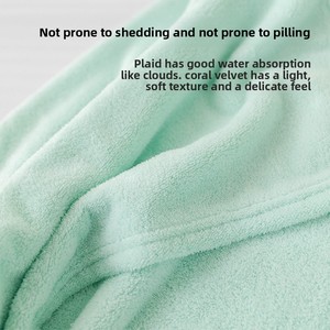Peignoir en molleton doux corail <span class=keywords><strong>pour</strong></span> enfants, serviette à capuche absorbante <span class=keywords><strong>de</strong></span> natation <span class=keywords><strong>pour</strong></span> bébés, cape en coton avec dessin animé, portable <span class=keywords><strong>pour</strong></span> les enfants, vente en gros - Product Image 2