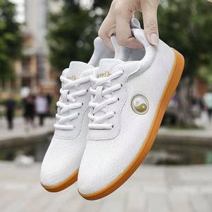 Quteng Vente en gros : Uniforme de <span class=keywords><strong>Kung</strong></span> <span class=keywords><strong>Fu</strong></span>, Mannequin en bois, Armes Tea Panda, Matériau EVA léger, Chaussures de <span class=keywords><strong>Kung</strong></span> <span class=keywords><strong>Fu</strong></span> très respirantes - Product Image 5