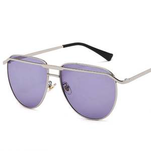 Gafas de Sol de Piloto Retro 2023 con Montura Metálica de Doble Puente, Lentes Transparentes con Degradado y Protección UV400 para Hombre y Mujer - Product Image 1