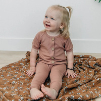 Grenouillère bio en coton biologique à manches courtes tricoté pour bébé