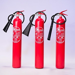 Extincteur au dioxyde de carbone CO2 de 6 kg pour les incendies électriques, les laboratoires et les salles de serveurs - Product Image 1