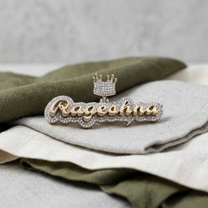 Colgante Icedout de Lujo para Eventos y Fiestas Hip Hop, Plata 925 con Moissanita y Baño de Oro Rosa, Charm Personalizado con Nombre, Texto o Letra - Product Image 1