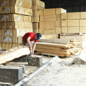 Contrachapado de construcción 4x8 con película de álamo de alta calidad Diseño moderno E0 Encofrado de chapa de núcleo a prueba de agua ecológico Bueno - Product Image 4