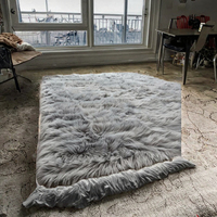 Directe de l'usine, tapis à poils longs de grande taille, tapis en fausse fourrure avec logo personnalisé, poils en peluche, style uni pour le camping, voyage, prière, pique-nique