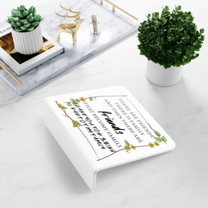 Insegna da Scrivania in Acrilico 'Amici che Diventano Famiglia', Regalo di Amicizia, Decorazione per Ufficio e Casa, Souvenir di Ringraziamento - Product Image 3