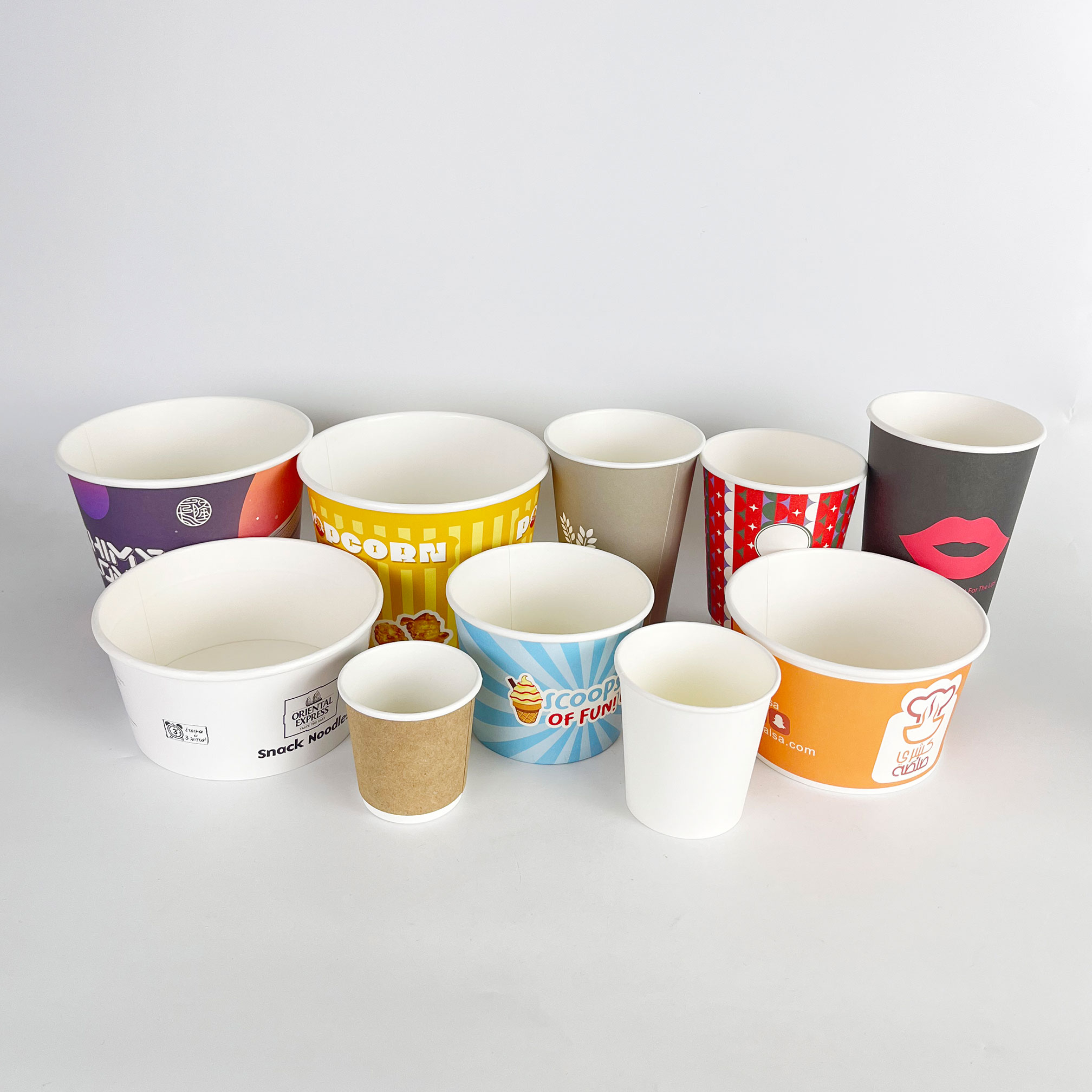 Custom Size Eco Durable Kraft Paper Cup with Lid for Drink Smoothie Juice Vending Cart Packaging Supplies