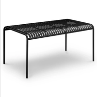 Table à manger extérieure moderne en acier inoxydable noir avec revêtement en poudre, style minimaliste, durable, personnalisable, 6/8/10 places, haute qualité