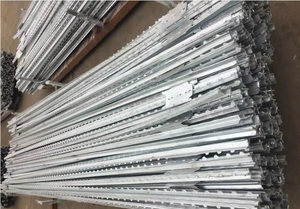 Poste de Acero Galvanizado en Caliente a Bajo Precio para Cercas Metálicas, Altura Personalizada de 5 pies - Product Image 2