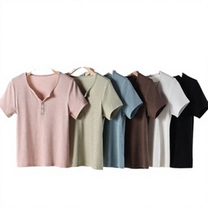 เสื้อยืดผู้หญิงคอวี แขนสั้น ผ้าถัก สีพื้น ผ้าฝ้าย 100% สวมใส่สบาย ระบายอากาศได้ดี ทรงปกติ ใส่ได้ทุกฤดู - Product Image 2