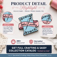 XR Benutzerdefinierte Emaille-Pins: Weiche und Harte Ausführungen, Stabby Sewing Novelty Metallabzeichen, Broschen, Geschenke, Großhandel, Bulk-Emaille-Pins, Benutzerdefinierte Reversnadeln
