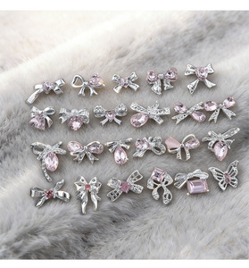 12 Piezas de Cadenas para Uñas con Forma de Corazón y Lazo, Plateadas, con Diamantes de Imitación Morados y Rosas, Accesorios para Decoración de Uñas, Venta al Por Mayor - Product Image 3