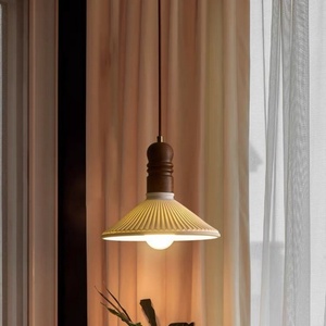 <span class=keywords><strong>Luminaire</strong></span> suspendu miniature en <span class=keywords><strong>bois</strong></span> massif <span class=keywords><strong>et</strong></span> céramique de style français médiéval rétro pastoral, style japonais, <span class=keywords><strong>luminaire</strong></span> suspendu pour salle à manger - Product Image 3