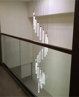 Villa hall duplex longue tige d'escalier lampe suspendue haut plafond grand lustre éclairage escalier suspension lumière loft