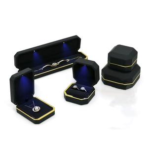 SKQ OEM Taille personnalisée Logo Light Ring Boîte Jewelry Rangement Affichage Boîte de bijoux avec LED pour bracelet anneau - Product Image 3