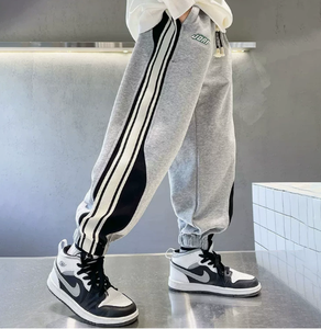 Nuovi <span class=keywords><strong>Pantaloni</strong></span> Casual da <span class=keywords><strong>Ragazzo</strong></span> 2025 con Strisce Laterali in Maglia Traspirante, <span class=keywords><strong>Pantaloni</strong></span> Sportivi alla Moda per Adolescenti, Nero e Grigio - Product Image 5