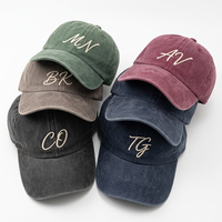 Casquette de baseball non structurée à profil bas et visière incurvée en coton délavé, avec logo monogramme et initiales brodées personnalisées