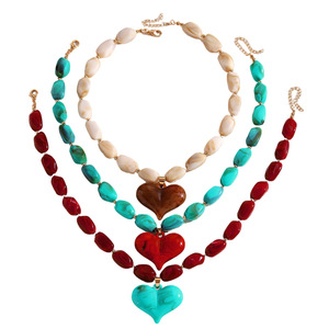 Collana da Donna con Cuore in Resina Colorata Dopamina, Stile Europeo Americano, Esagerata, Irregolare, con Perline, per le Feste - Product Image 5