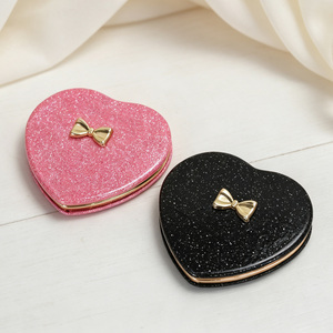 Specchietto Portatile di Alta Qualità a Forma di Cuore con Glitter, Doppio Lato, Mini Specchio Pieghevole Compatto per Trucco - Product Image 3