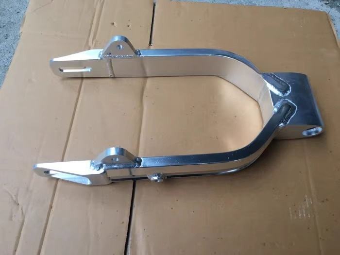 Brazo oscilante trasero de aleación de aluminio, simple